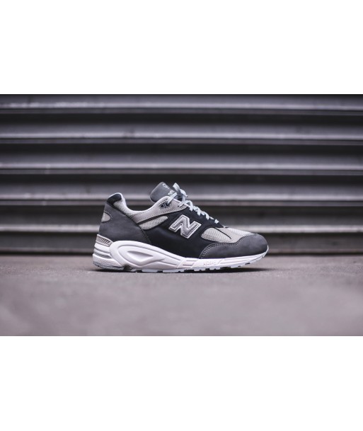 New Balance M990XG2 - Grey / White solde