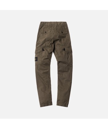 Stone Island Cargo Pant - Military Green brillant des détails fins