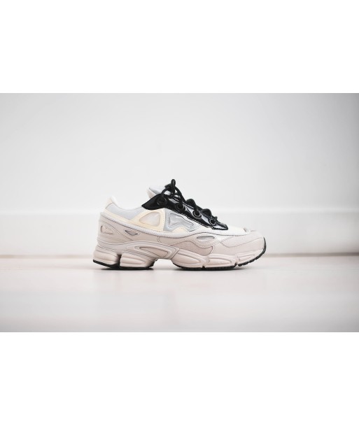 adidas by Raf Simons Ozweego III - Cream / Stone / Black Voir les baskets