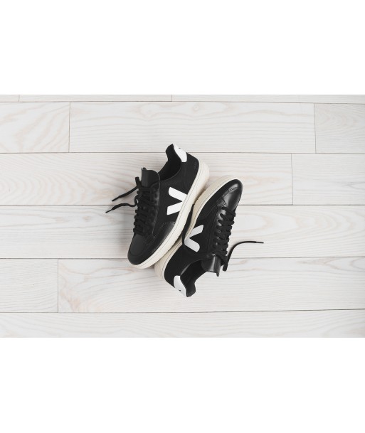 Veja V-12 - Black / White de France