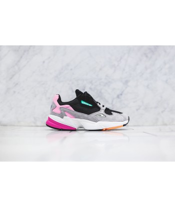 adidas Originals WMNS Falcon - Black / Pink prix pour 