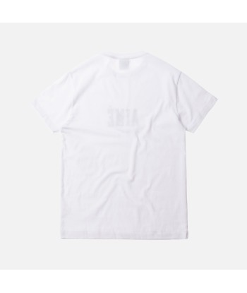 Aimé Leon Dore Varsity Logo Tee - White brillant des détails fins