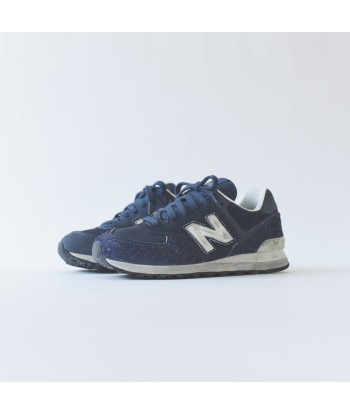 New Balance Invincible ML574 - Navy sur le site 