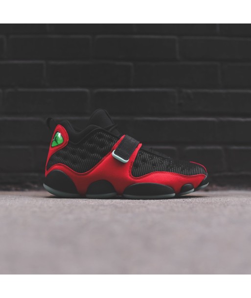 Nike Air Jordan Black Cat - Black / University Red / Emerald de l' environnement