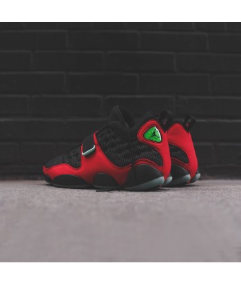 Nike Air Jordan Black Cat - Black / University Red / Emerald de l' environnement