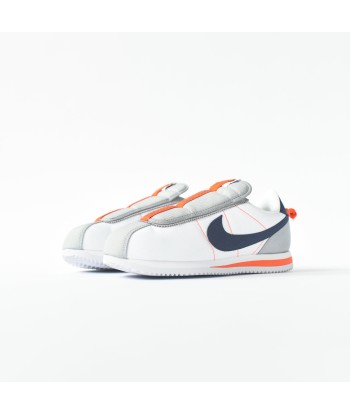 Nike x Kendrick Lamar Cortez Basic Slip - White / Thunder Blue s'inspire de l'anatomie humaine