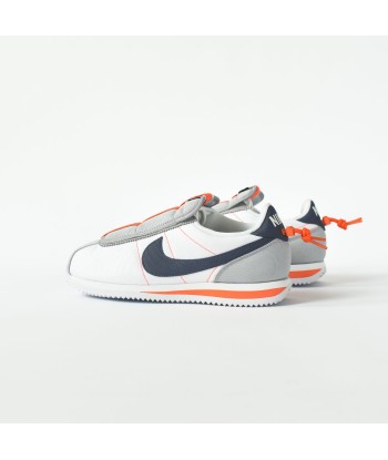 Nike x Kendrick Lamar Cortez Basic Slip - White / Thunder Blue s'inspire de l'anatomie humaine