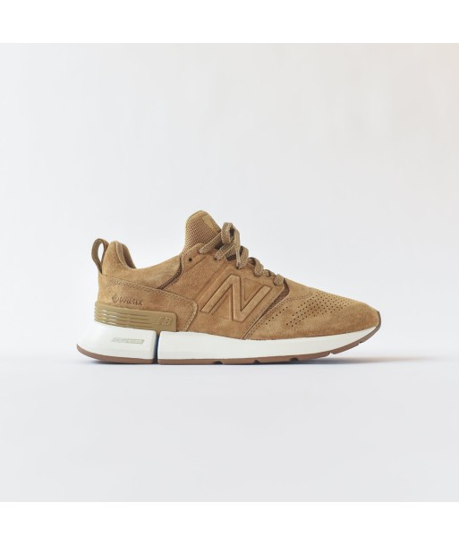 New Balance x NANAMICA R_C1 GORE-TEX - Hemp Venez découvrir notre 