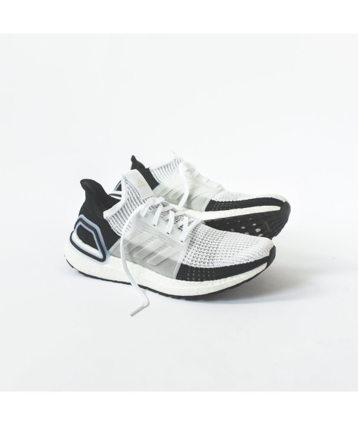 adidas UltraBoost 19 - White / Core Black / Grey Four prix pour 