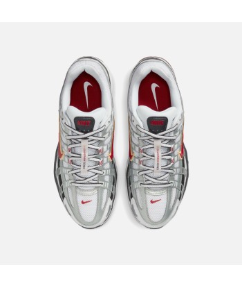 Nike WMNS P-6000 - White / Varsity Red / MTLC Platinum brillant des détails fins