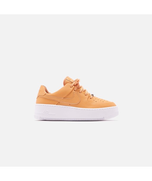 Nike WMNS Air Force 1 Sage Low - Copper Moon / White Véritable concentré