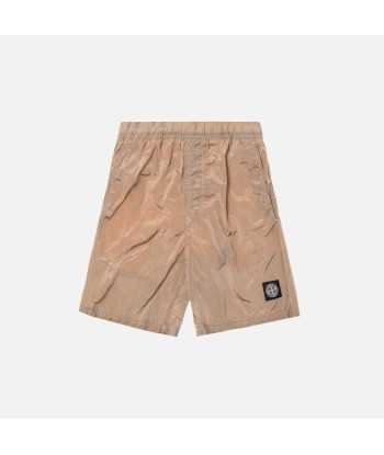 Stone Island Nylon Metal Mid Length Garment Dyed Logo Swim Short - Salmon sur le site 