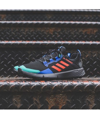 adidas Consortium x White Mountaineering Agravic Speed + - Core Black / Active Orange la colonne vertébrale