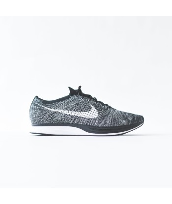 Nike Flyknit Racer - Black / White chez Cornerstreet bien 