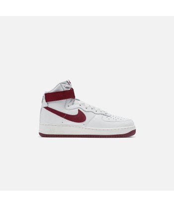 Nike Air Force 1 Hi Retro QS - Summit White / Team Red brillant des détails fins